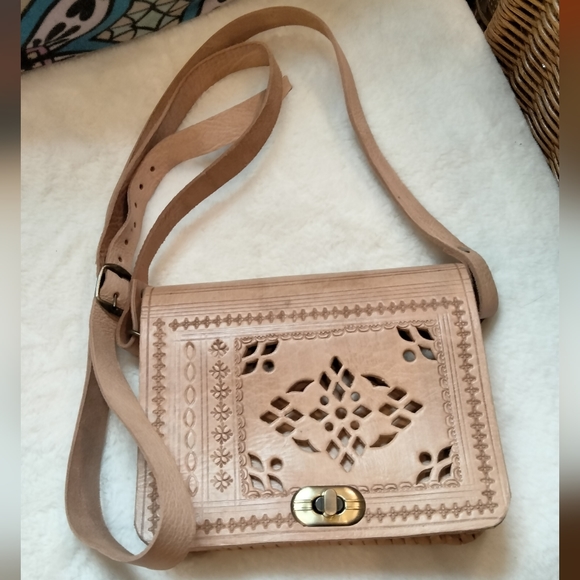Vintage Handbags - Hand-tooled vintage leather crossbody bag boho 1970s style